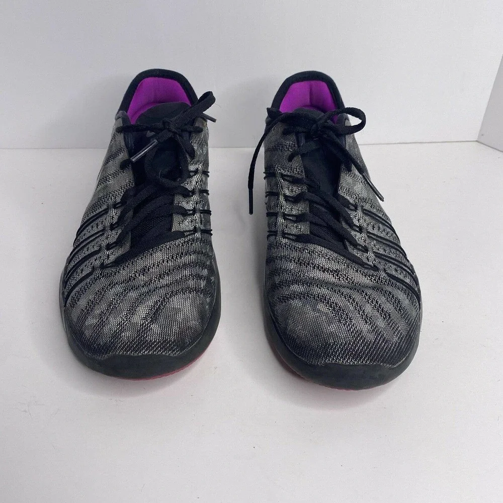 Nike Womens Free Running Shoes Sneakers Size 6.5 Silver Black Metallic